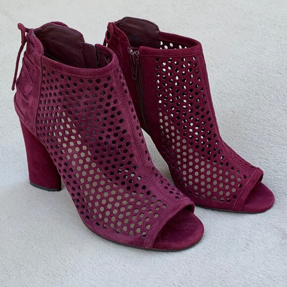 Gianni Bini Perforated Burgundy Suede Peep Toe Booties Sz 7.5 - Picture 2 of 15